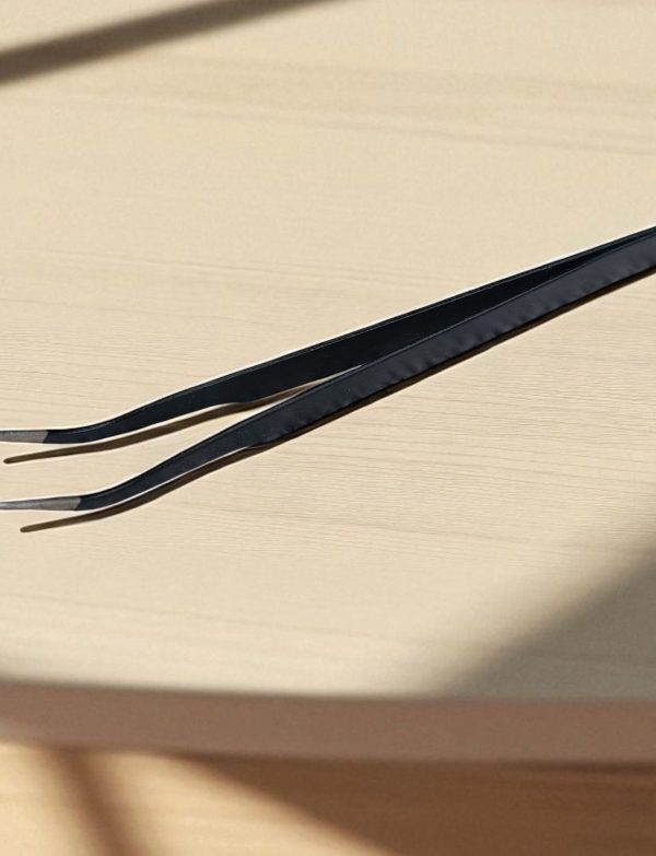 Pinza curva de precisión